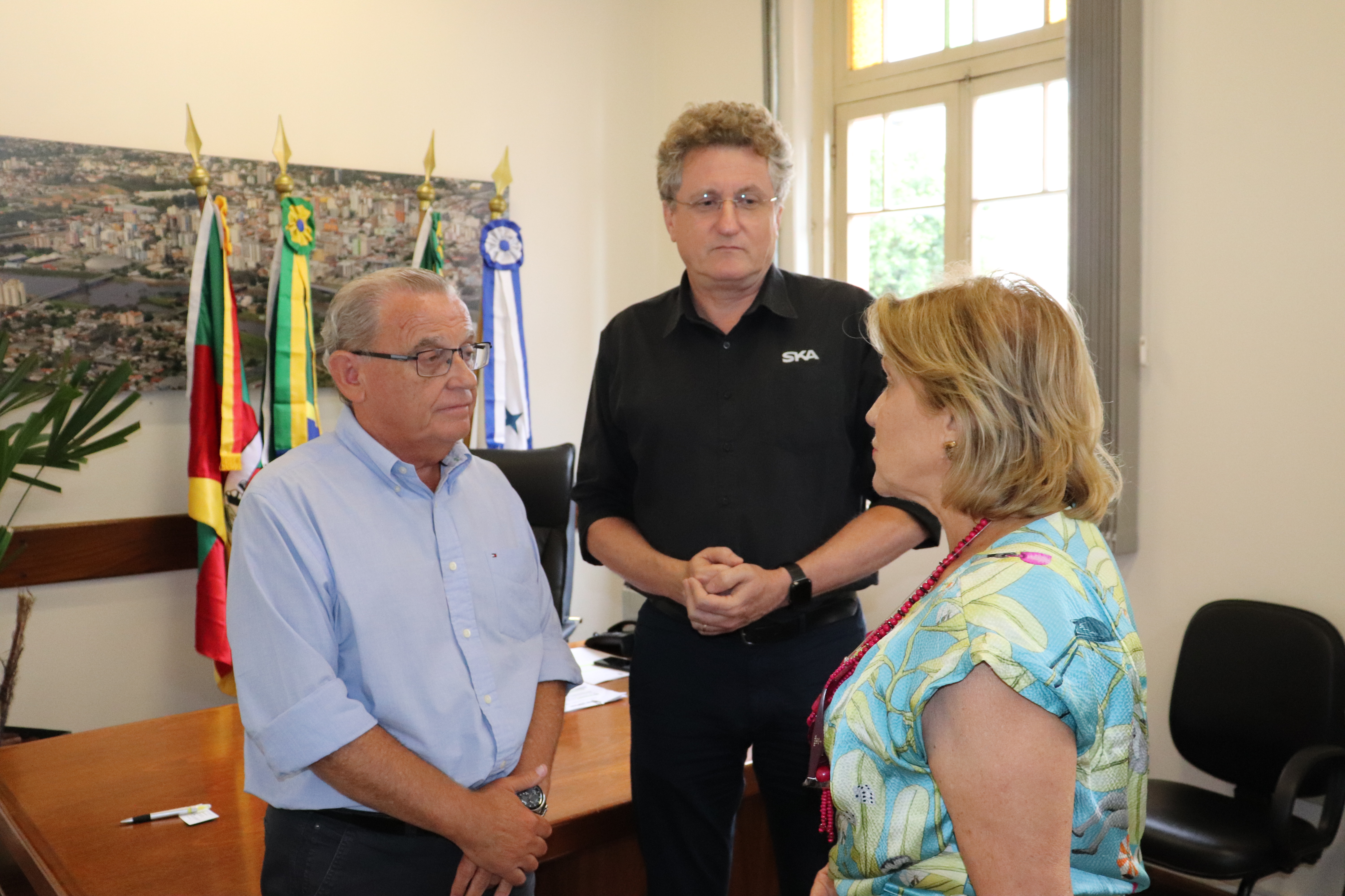 Júlio Galperim recebe representantes da Acist-SL 